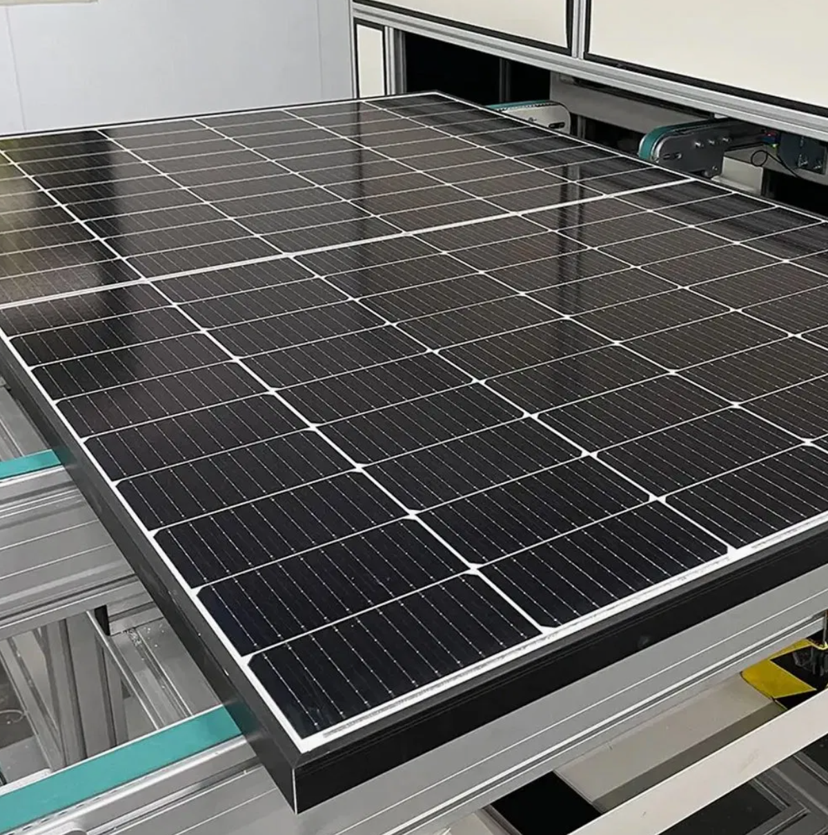 Brightway Solar 610W ثنائية الجسدية المزدوجة الزجاجية الكهروضوئية PV ل OFF OFF GRID SOLAR